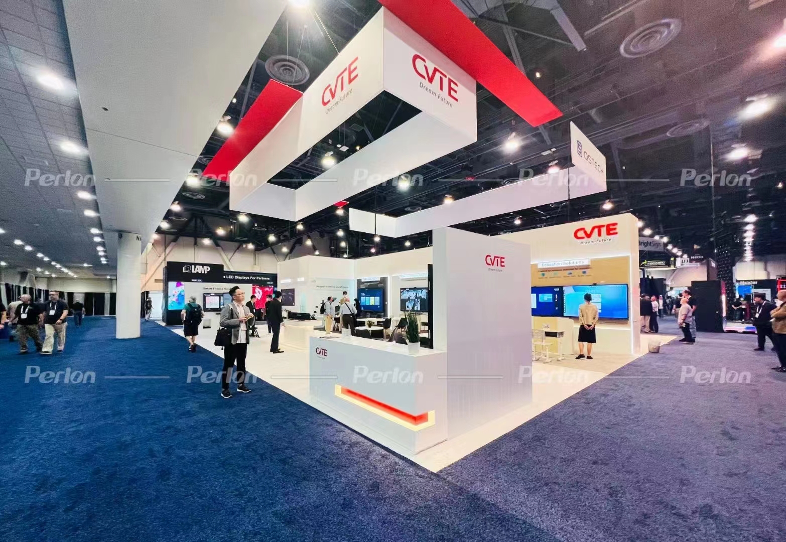 CVTE美國拉斯維加斯展臺搭建現場圖片